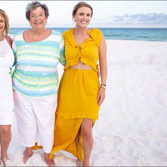 Gorgeous yellow Express maxi dress - Picture 1 of 5